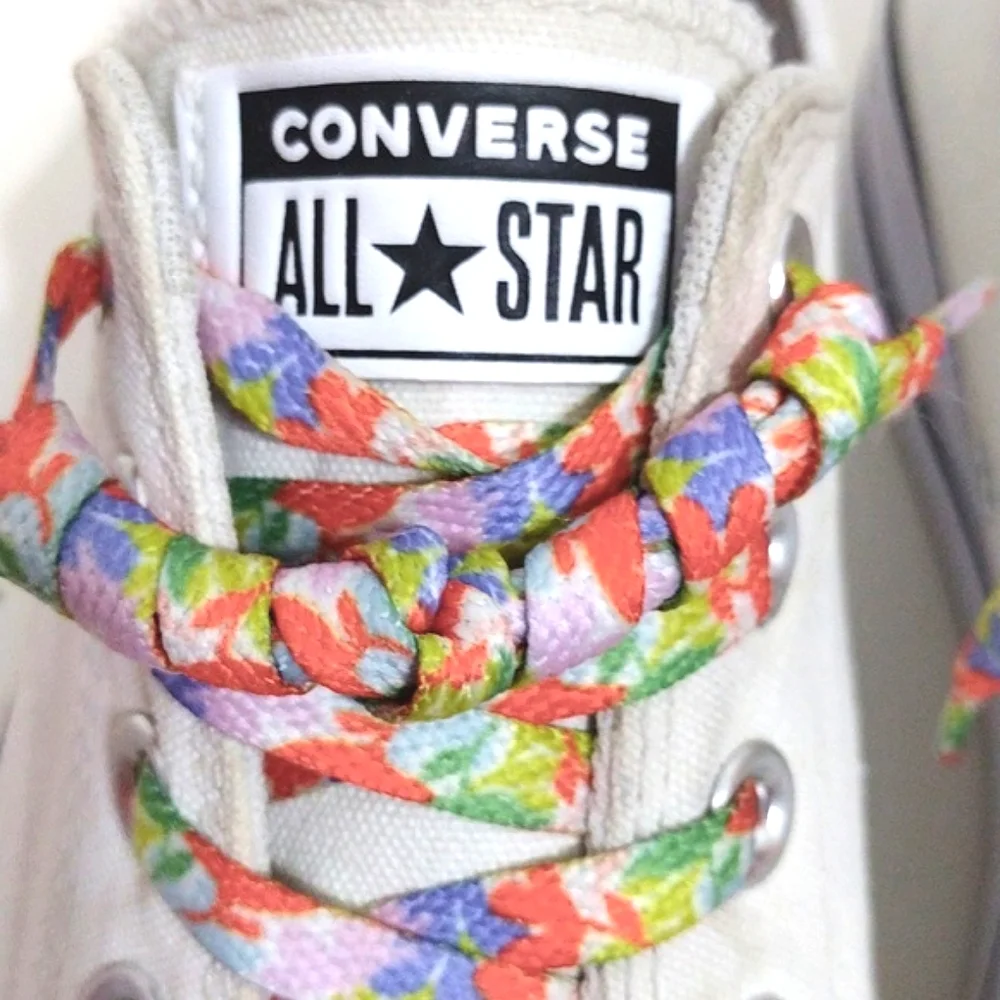 Converse CTAS Lift OX Platform Sneakers Women’s 8.5 White Rainbow Laces Low Top